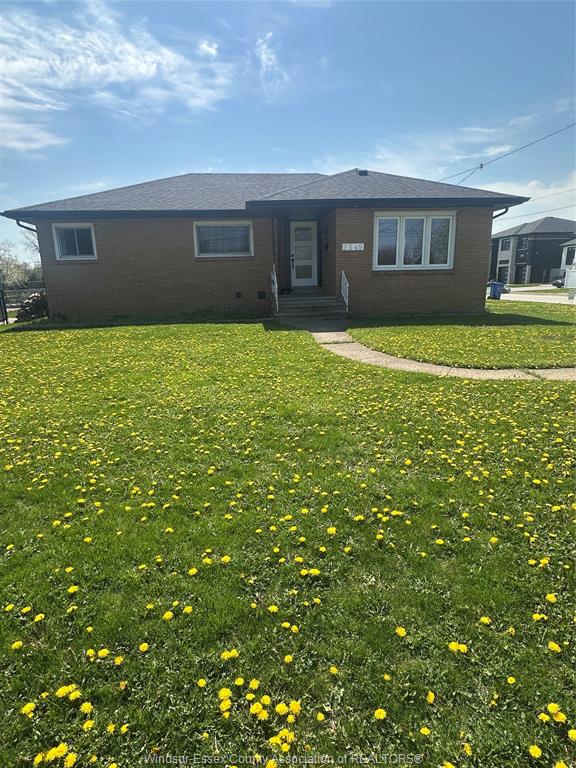 2549-grand-marais-west-windsor-ontario-26011275