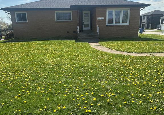 2549-grand-marais-west-windsor-ontario-26011275