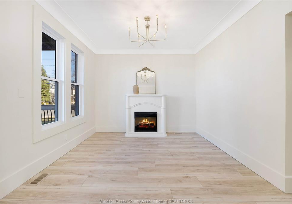 785-hall-main-windsor-ontario-26011286