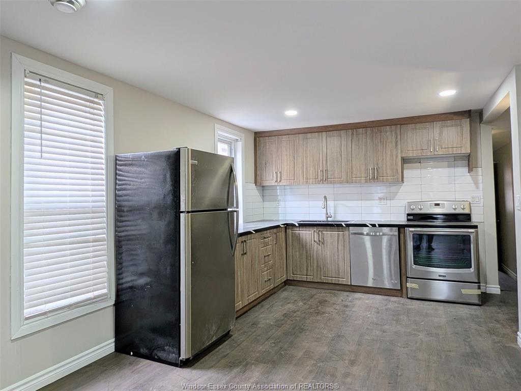 22-university-avenue-east-windsor-ontario-26011288