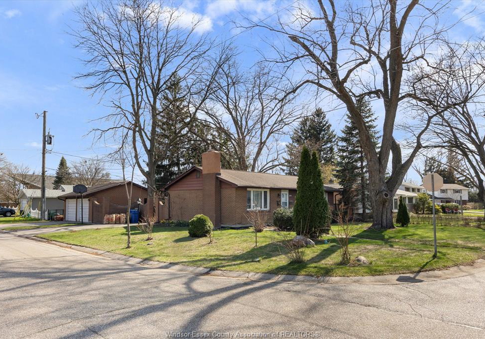 2979-orion-windsor-ontario-26011292