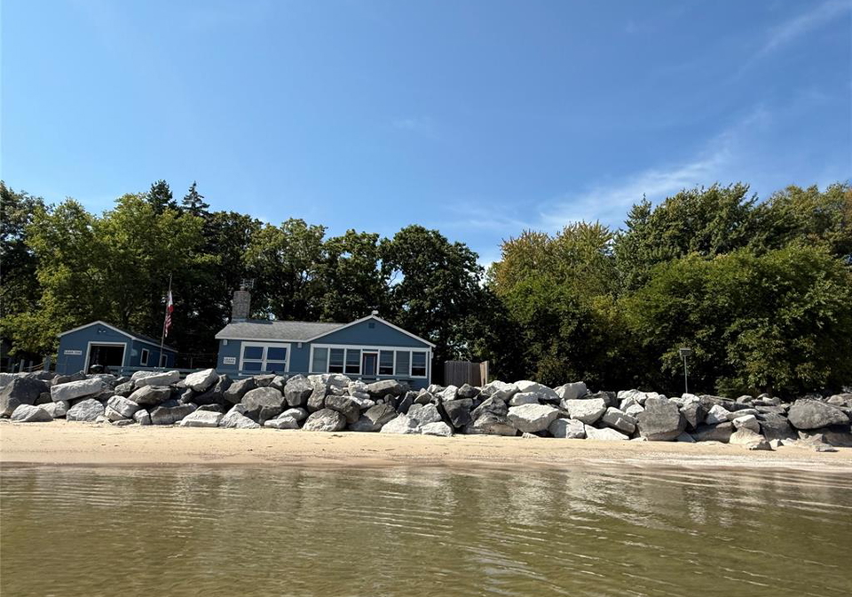 1487-east-shore-road-pelee-island-ontario-26011297
