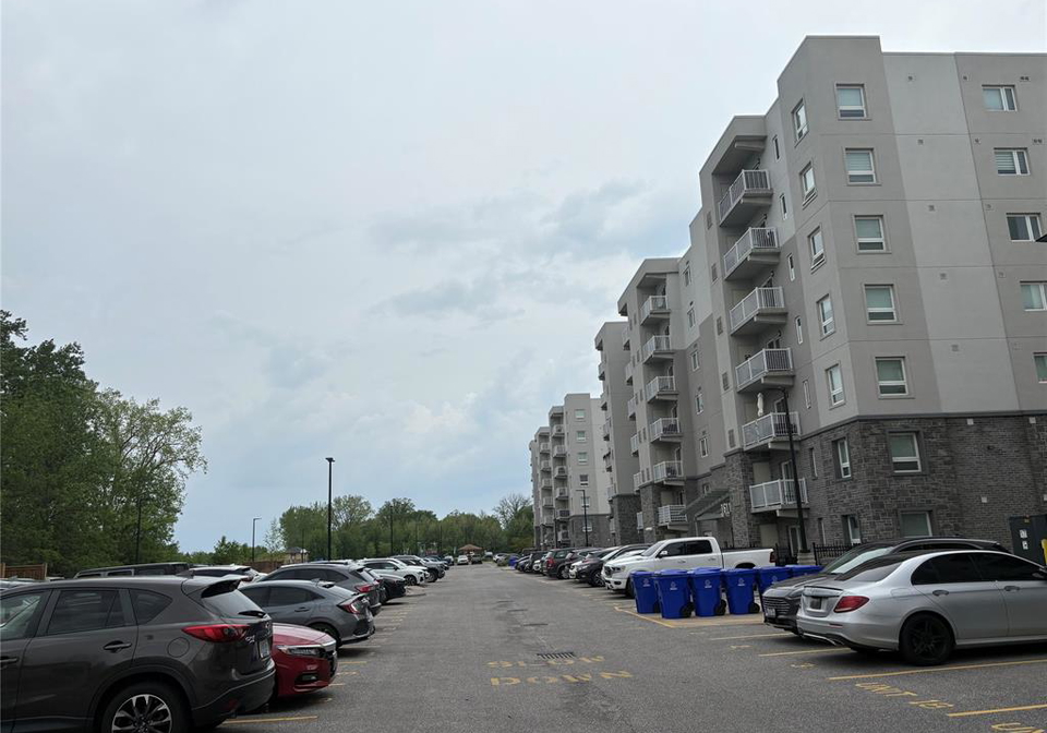 1675-banwell-windsor-ontario-26011309