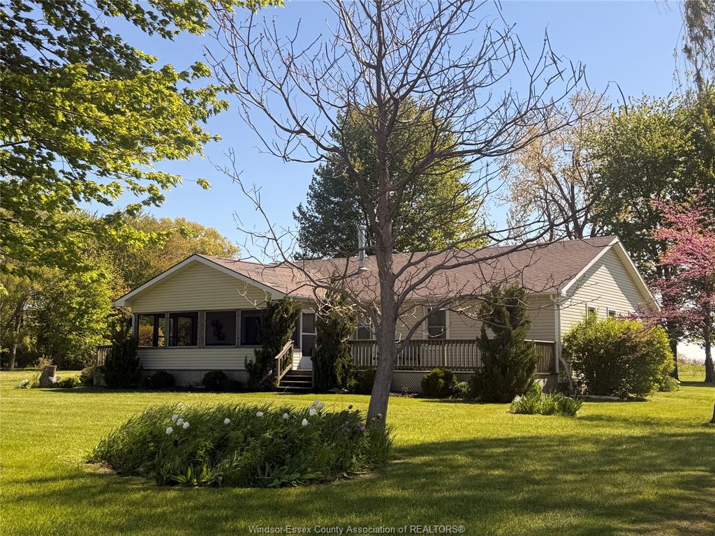 945-west-shore-road-pelee-island-ontario-26011311