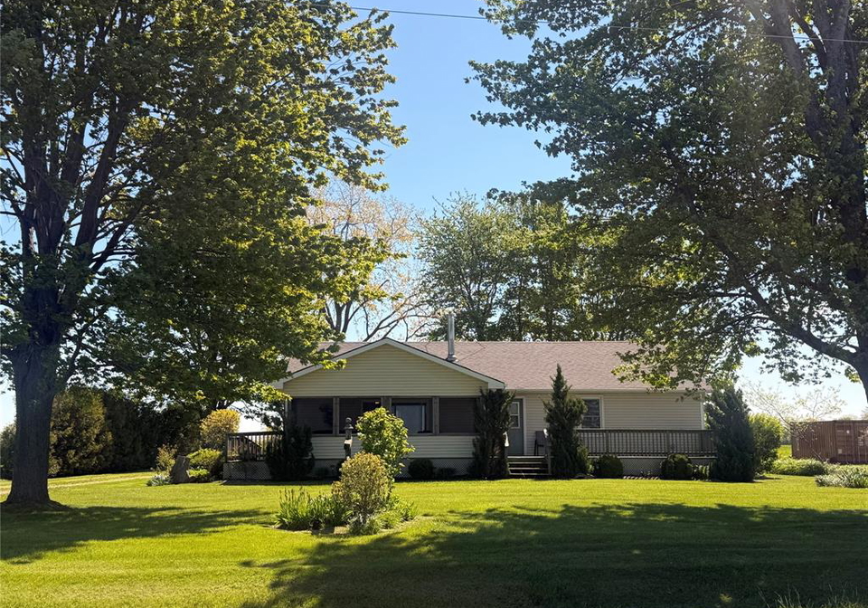 945-west-shore-road-pelee-island-ontario-26011311