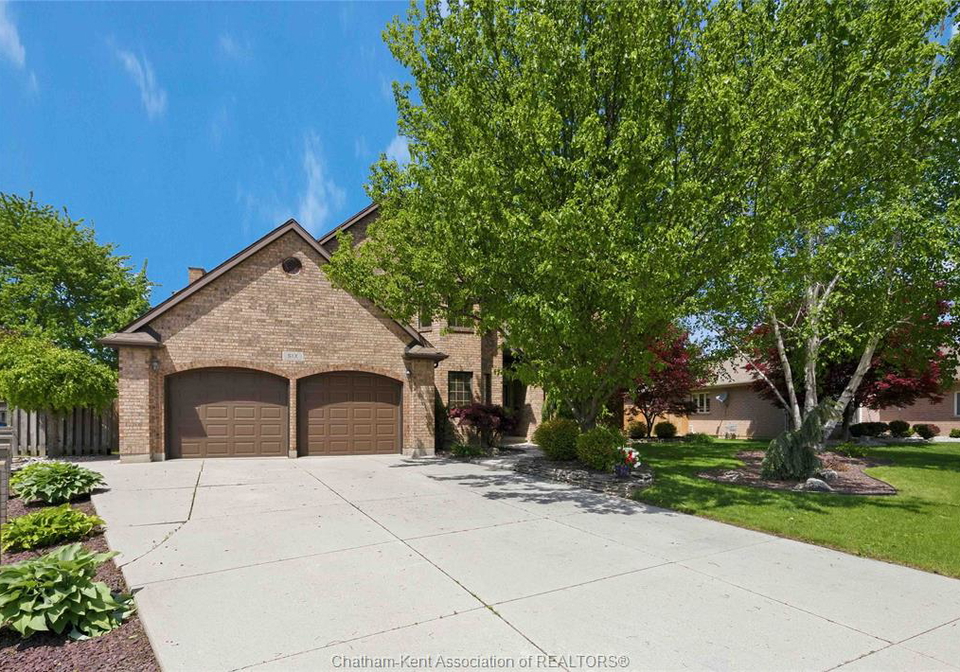 6-piccadilly-court-wallaceburg-ontario-26011318