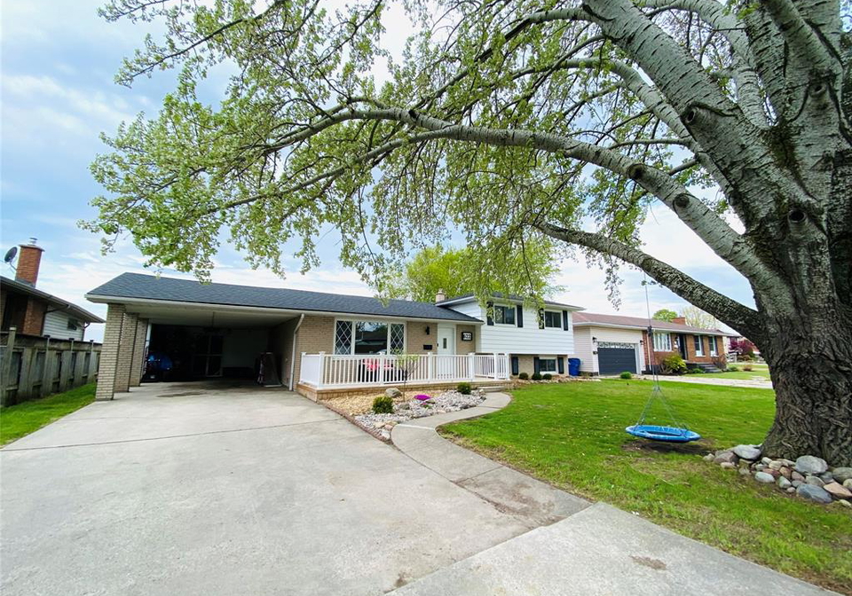622-sandra-crescent-wallaceburg-ontario-26011330