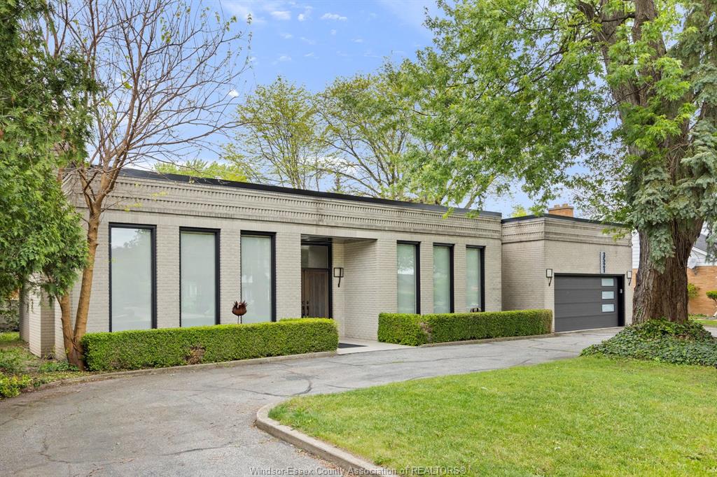 3521-ouellette-windsor-ontario-26011341