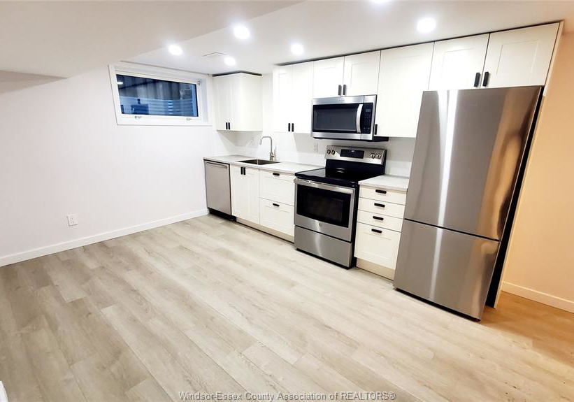 1475-francois-windsor-ontario-26011343