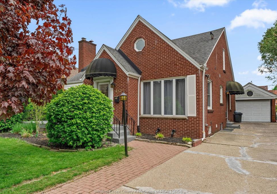 4531-pleasant-place-windsor-ontario-26011368