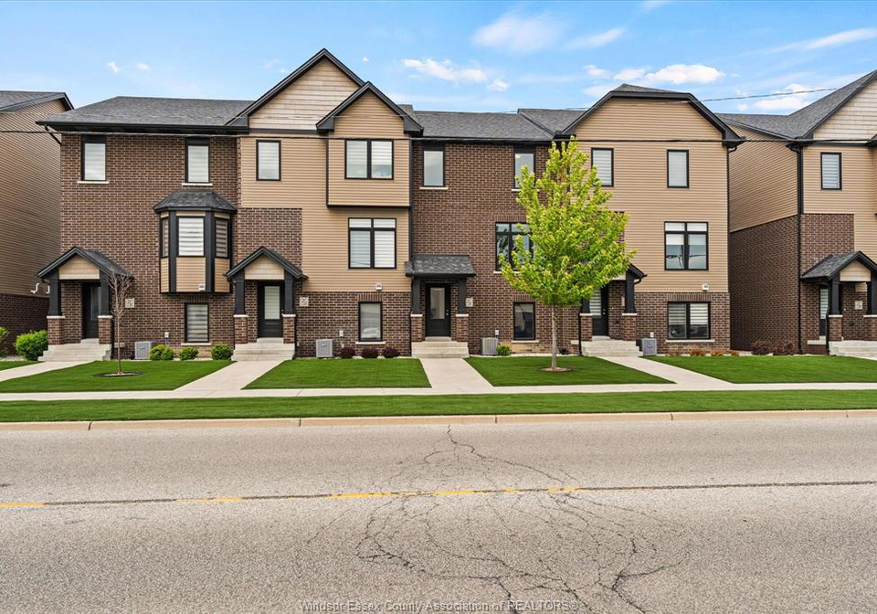 735-brownstone-road-lakeshore-ontario-26011370