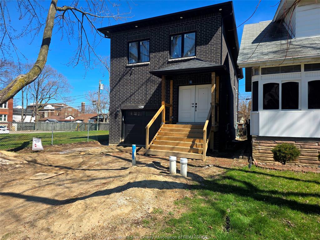 1280-dufferin-place-windsor-ontario-26011405