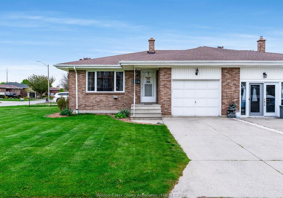 11-elizabeth-crescent-leamington-ontario-26011414