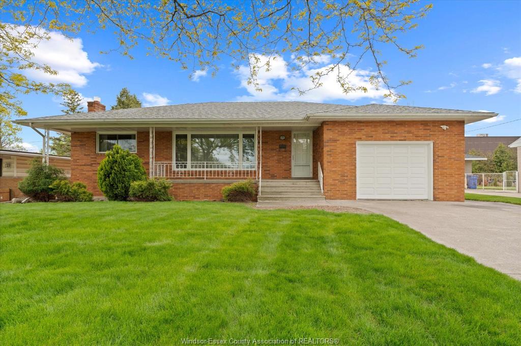 3299-woodlawn-avenue-windsor-ontario-26011435