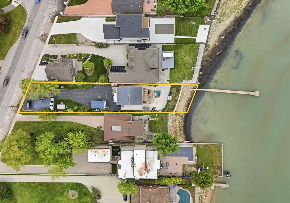 12086-riverside-drive-east-tecumseh-ontario-26011444