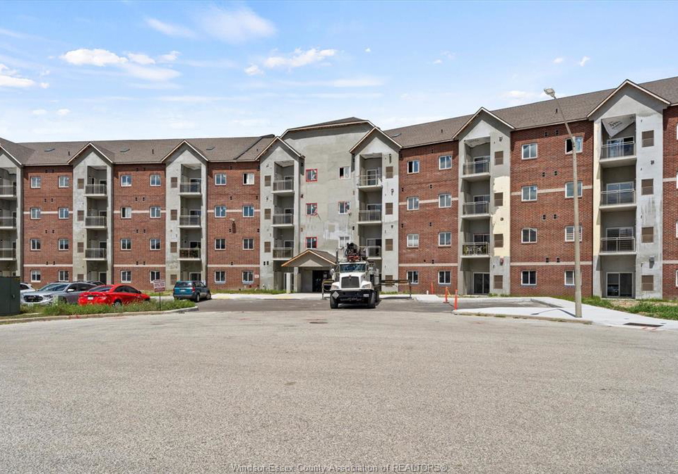 1888-westview-park-boulevard-lasalle-ontario-26011445