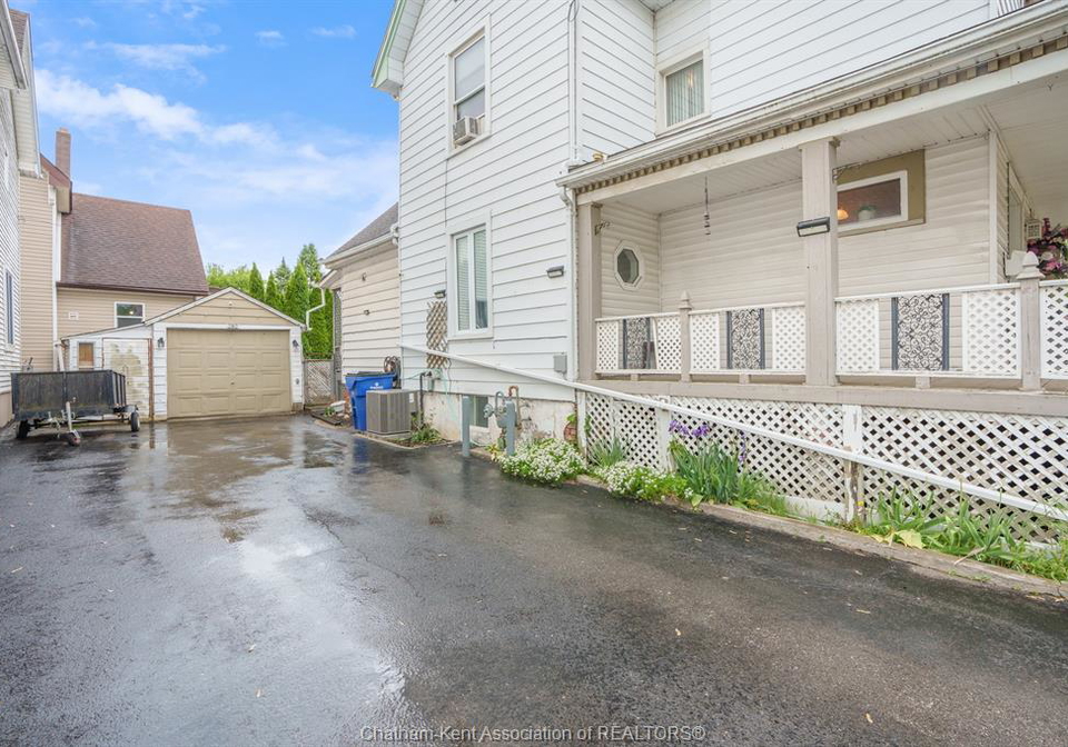 282-queen-street-chatham-ontario-26011452