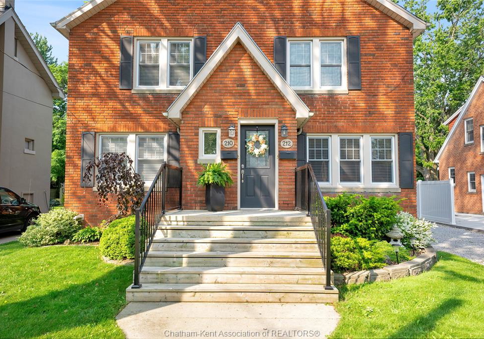 210-212-elizabeth-street-chatham-ontario-26011460