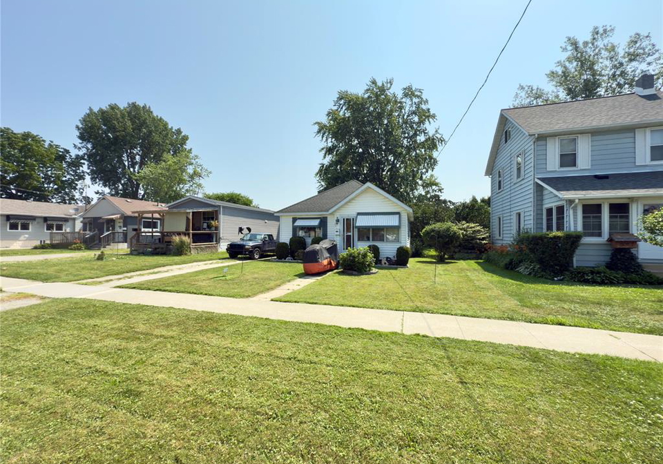 83-victoria-avenue-kingsville-ontario-26011478