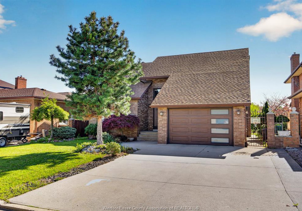 2821-lionel-windsor-ontario-26011483