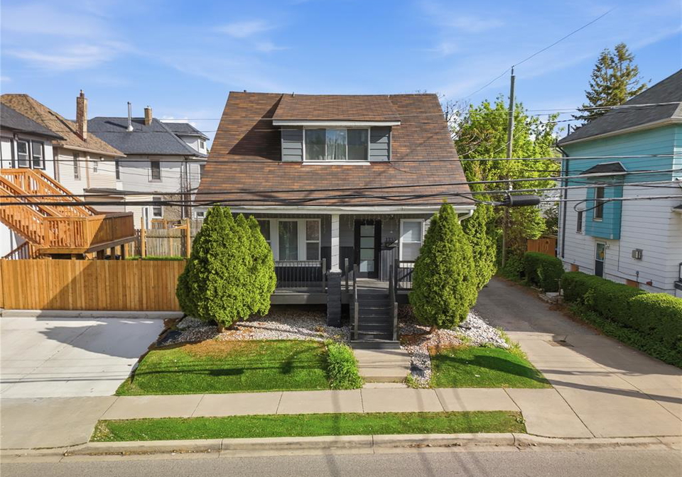 1255-assumption-windsor-ontario-26011487