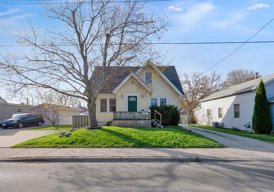 77-park-avenue-west-chatham-ontario-26011503