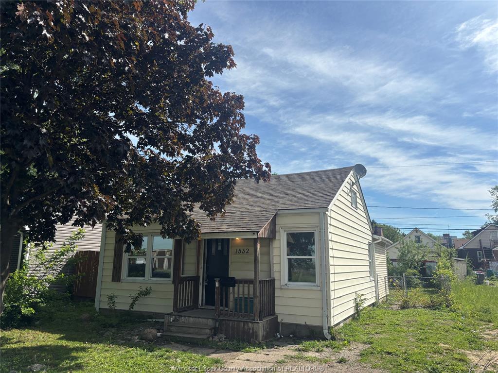 1532-janette-windsor-ontario-26011504