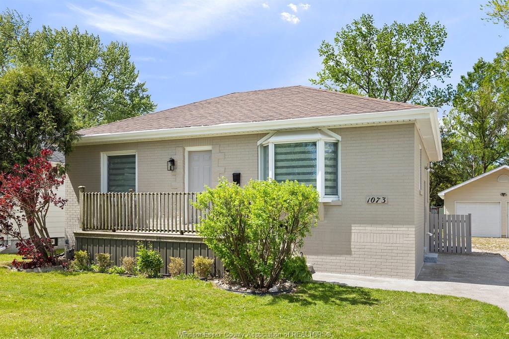 1073-jefferson-windsor-ontario-26011507