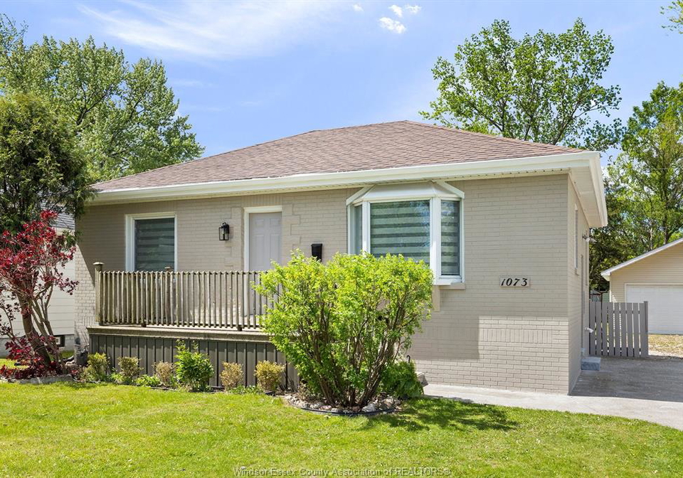 1073-jefferson-windsor-ontario-26011507