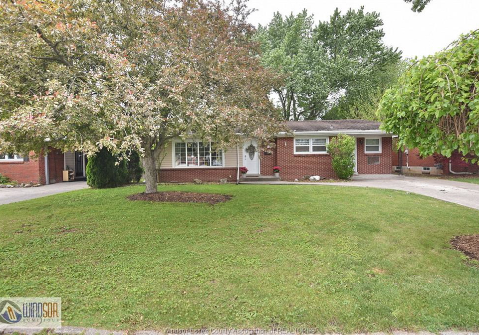 3165-virginia-park-avenue-windsor-ontario-26011510