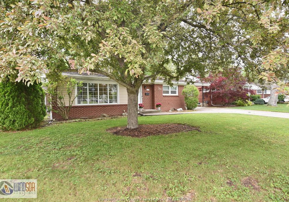 3165-virginia-park-avenue-windsor-ontario-26011510