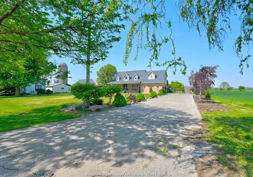 323-county-road-27-east-kingsville-ontario-26011513
