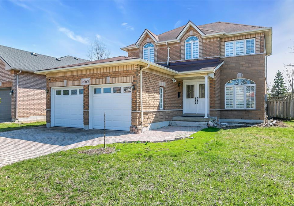 1063-peach-blossom-crescent-windsor-ontario-26011521