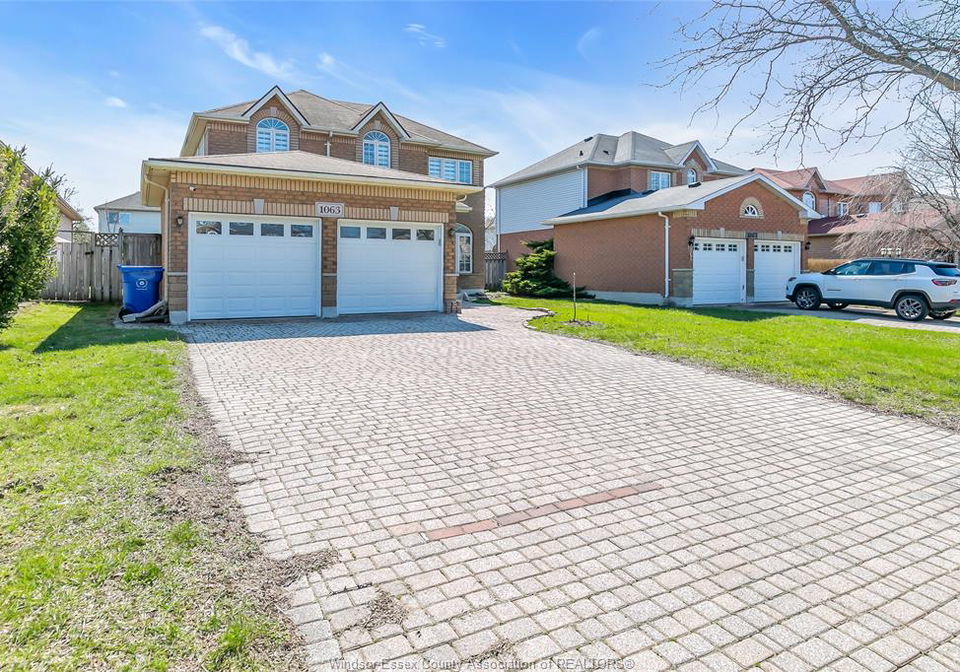 1063-peach-blossom-crescent-windsor-ontario-26011521