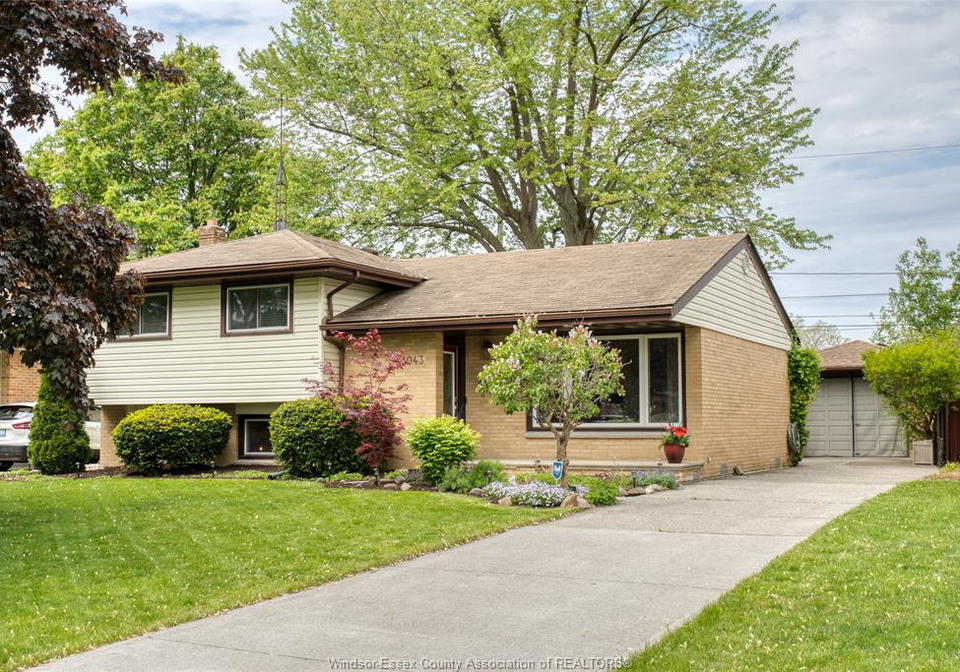 1043-westchester-drive-windsor-ontario-26011546