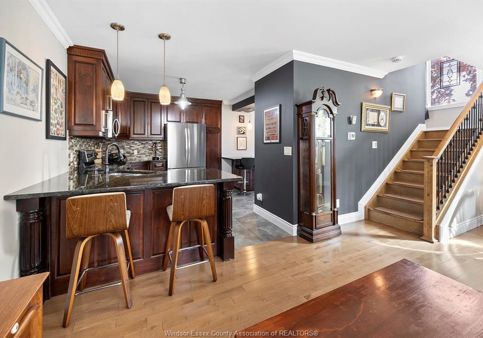 108-montrose-street-windsor-ontario-26011551