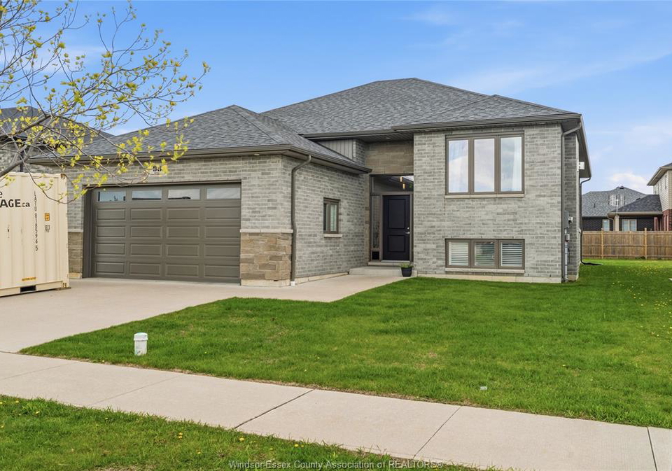 98-peter-avenue-leamington-ontario-26011557