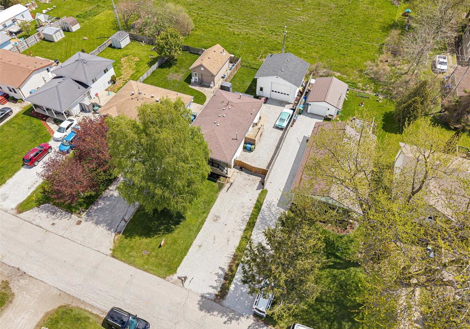 114-gloucester-drive-colchester-ontario-26011562