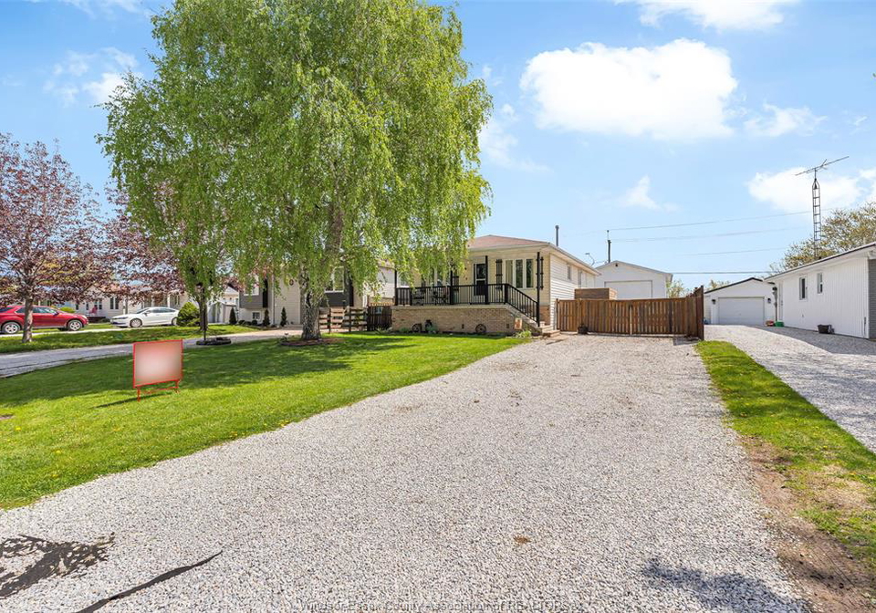 114-gloucester-drive-colchester-ontario-26011562