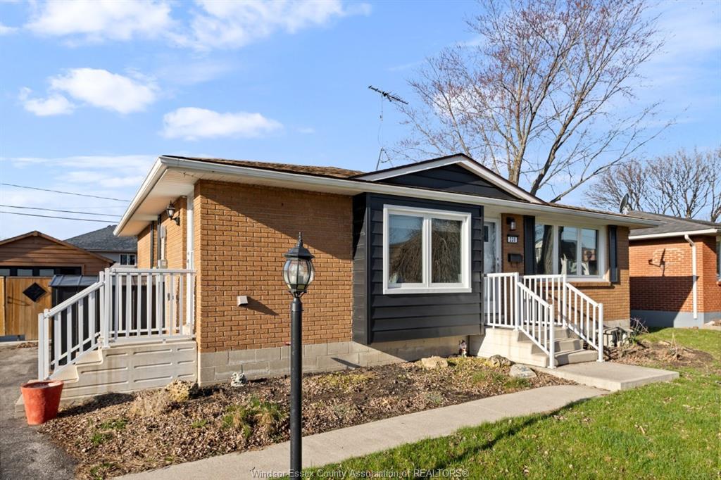 220-victory-lasalle-ontario-26011568