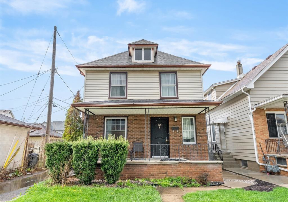 836-elliott-windsor-ontario-26011575