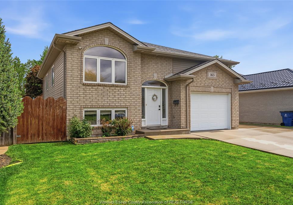 165-thomas-avenue-wallaceburg-ontario-26011592