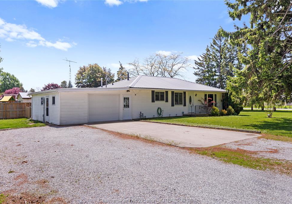 8600-legue-street-cedar-springs-ontario-26011608