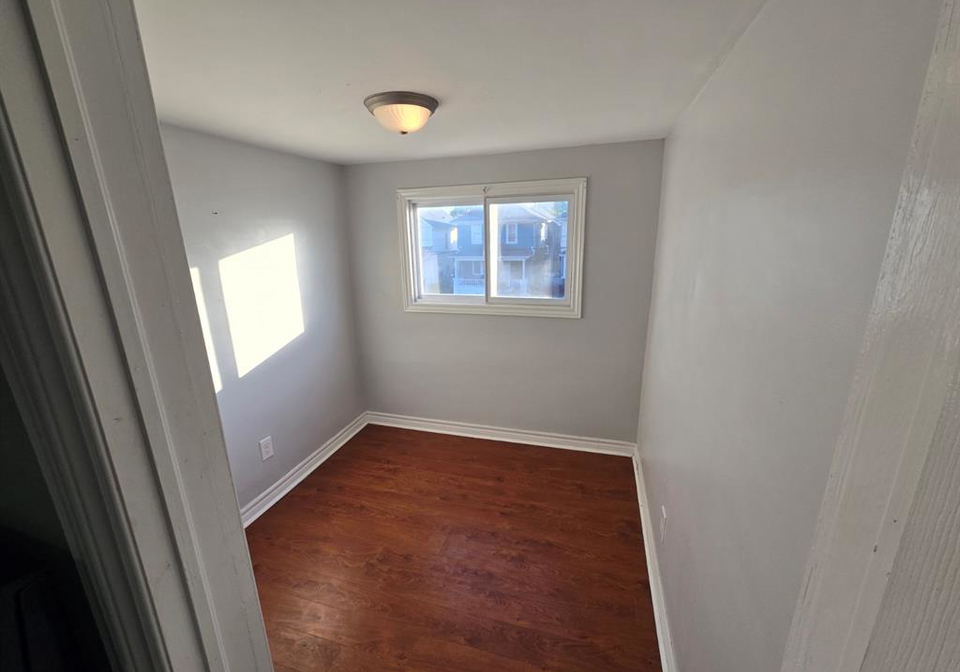 1106-1108-elm-avenue-windsor-ontario-26011619