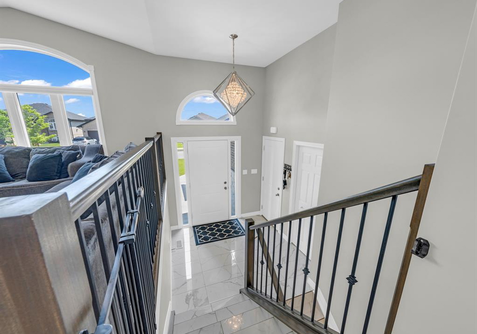 1077-icewater-avenue-windsor-ontario-26011621