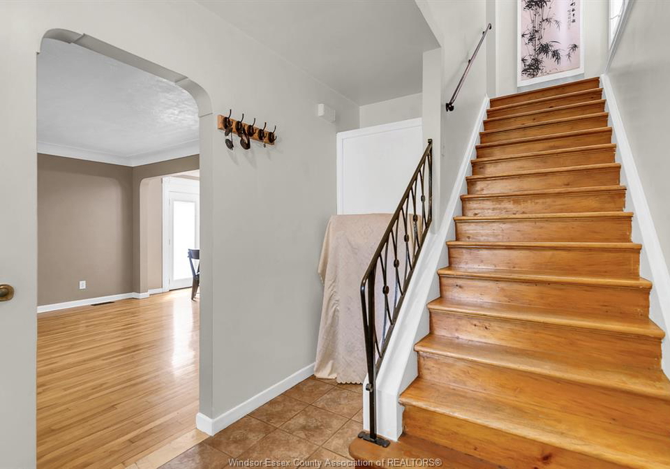 3736-vaughan-windsor-ontario-26011622
