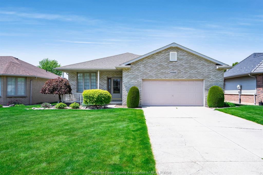 653-mcnaughton-avenue-west-chatham-ontario-26011640
