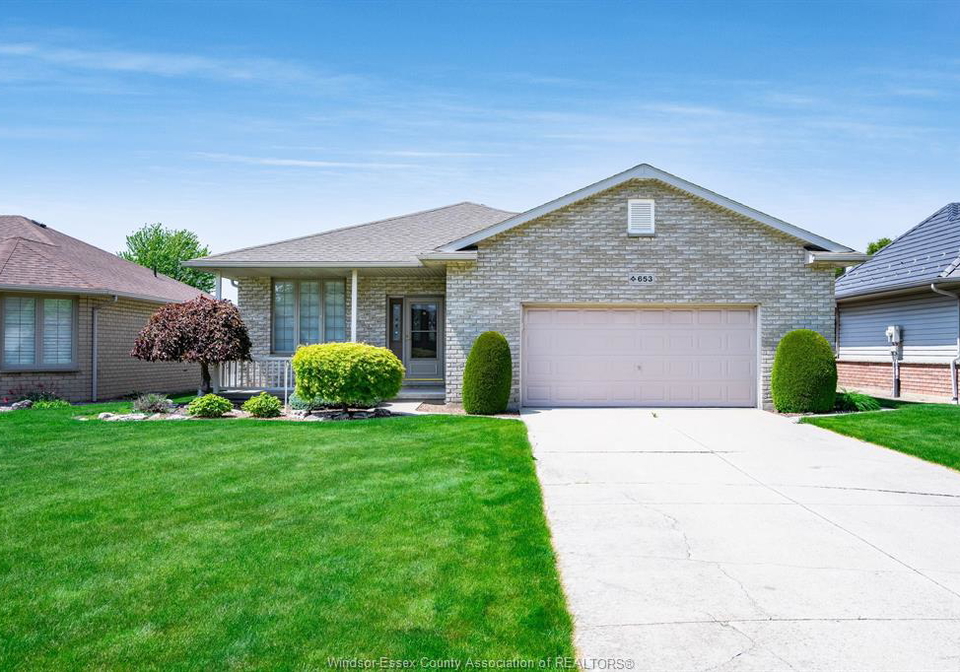 653-mcnaughton-avenue-west-chatham-ontario-26011640