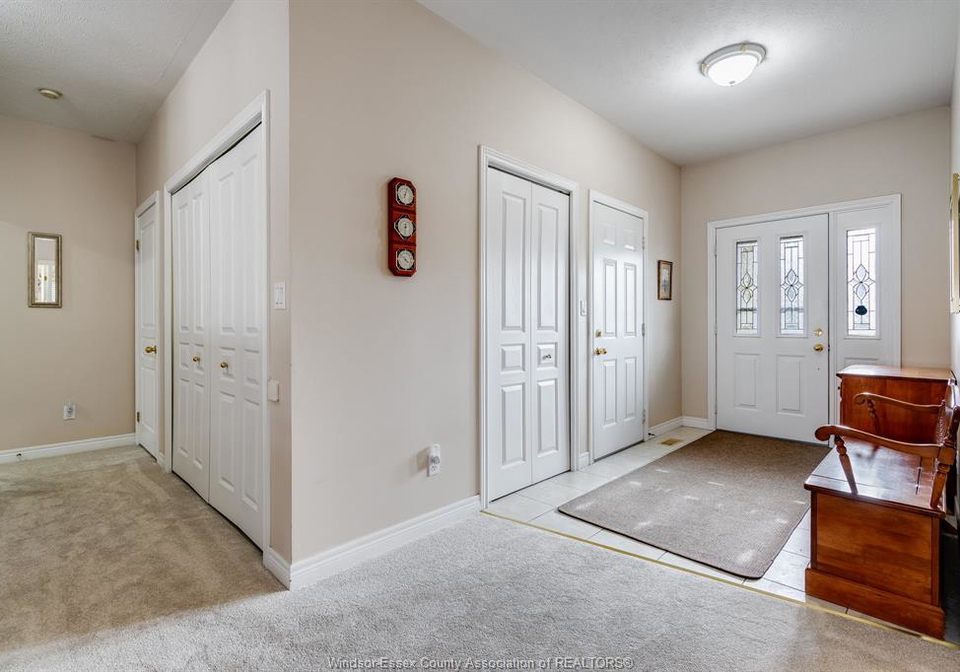 653-mcnaughton-avenue-west-chatham-ontario-26011640