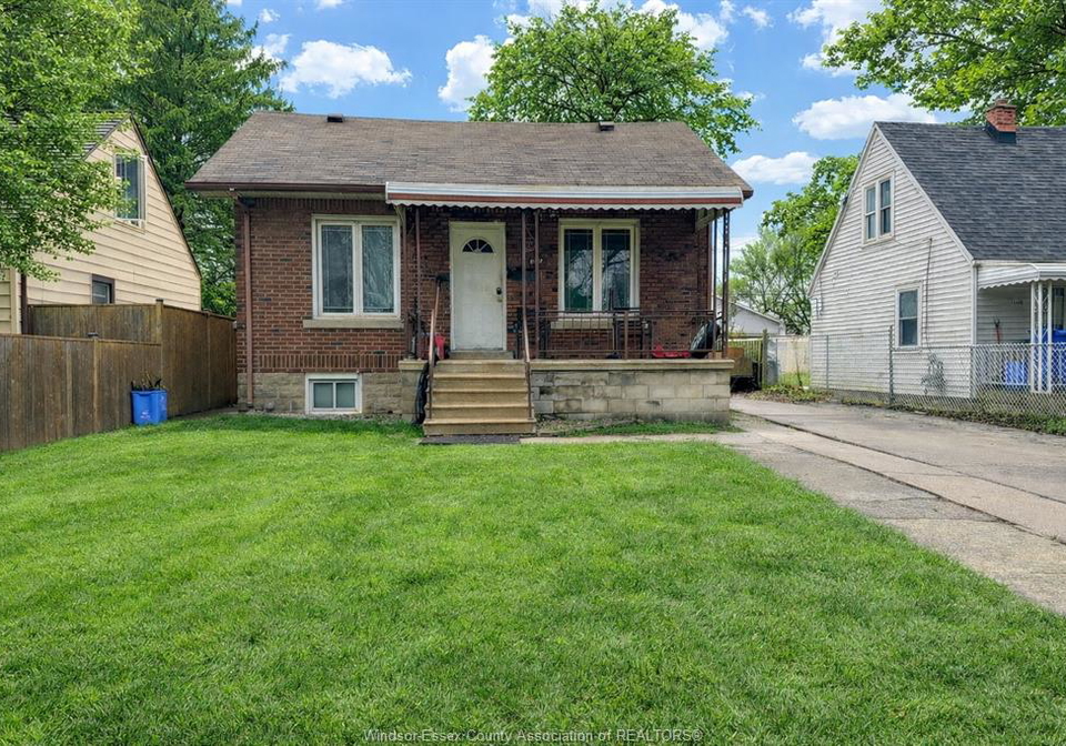 1090-wigle-windsor-ontario-26011644